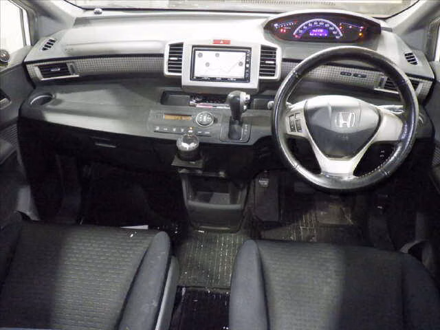 HONDA FREED SPIKE