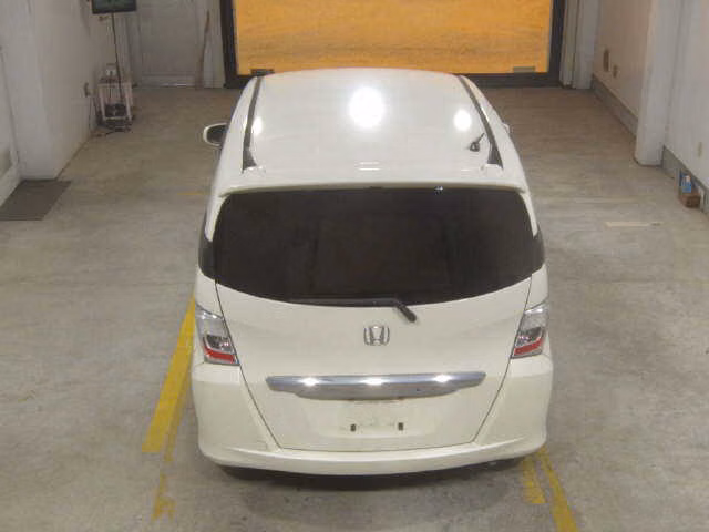 HONDA FREED SPIKE
