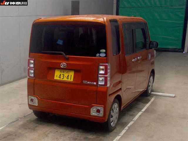 DAIHATSU WAKE