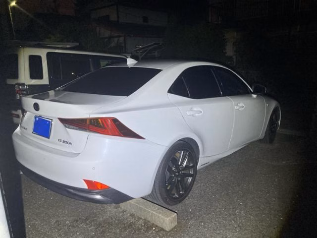 LEXUS IS300H