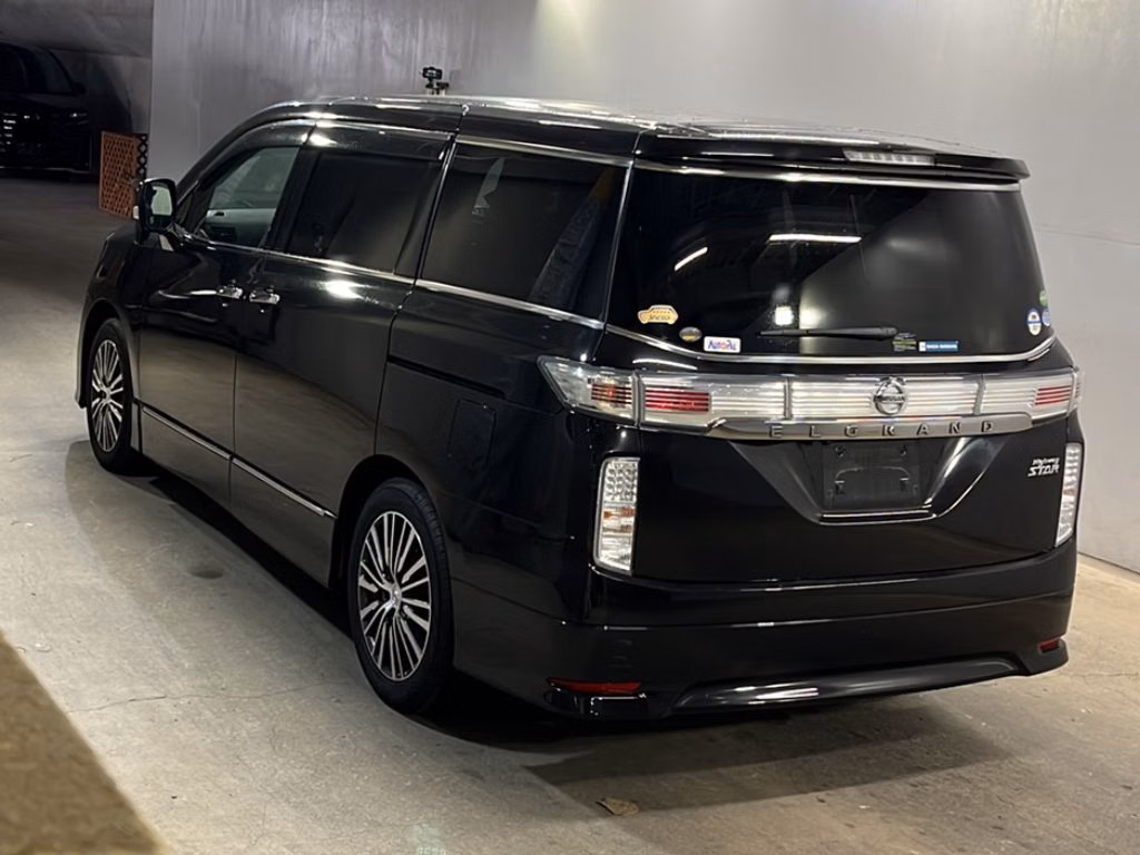 NISSAN ELGRAND