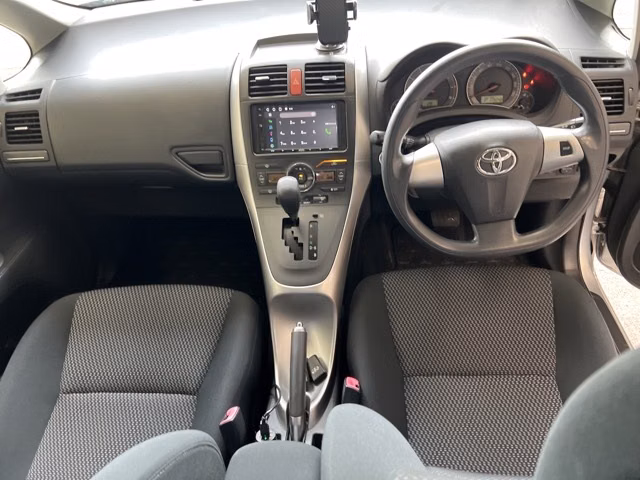 TOYOTA AURIS