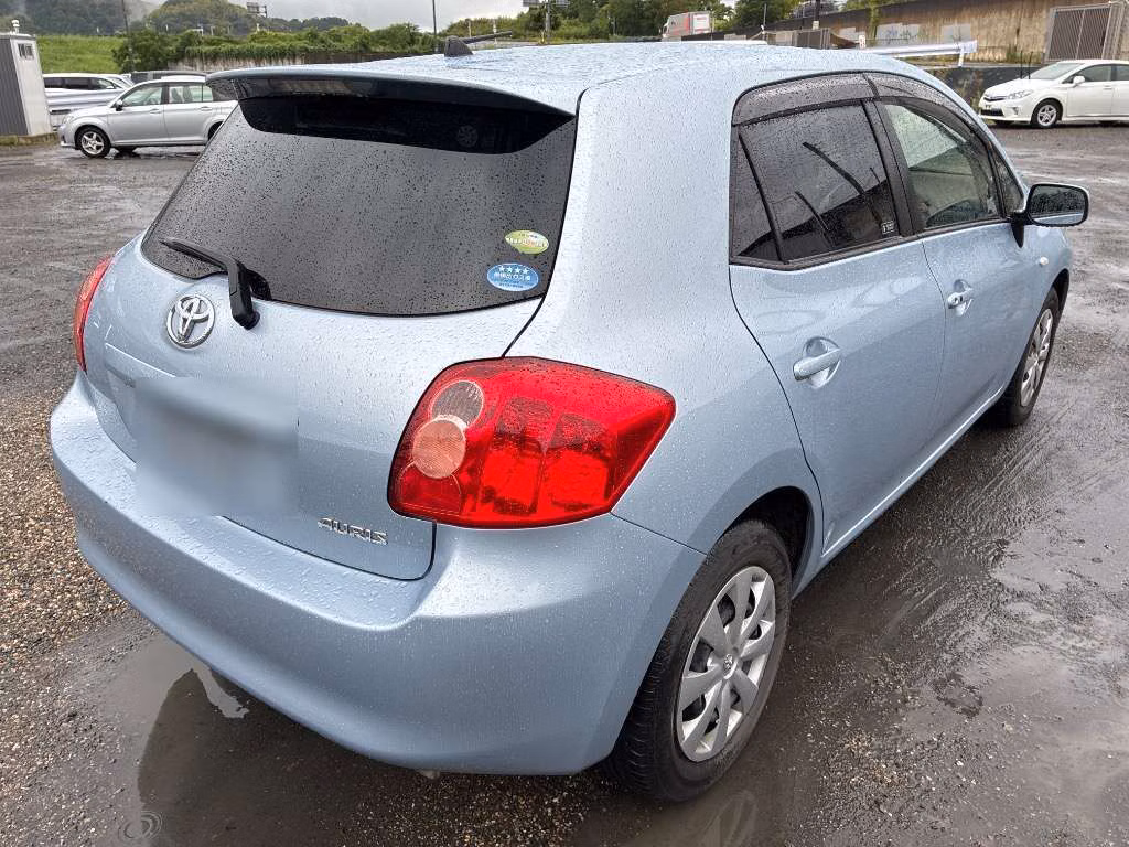 TOYOTA AURIS