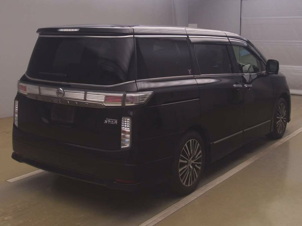 NISSAN ELGRAND