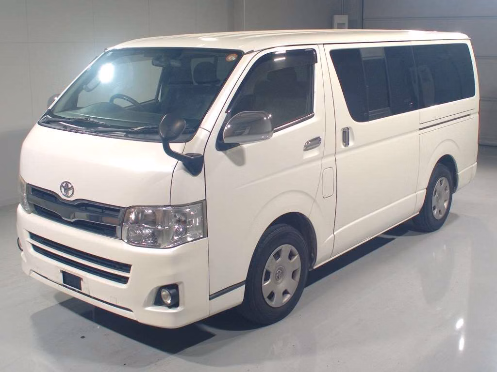 TOYOTA REGIUS ACE