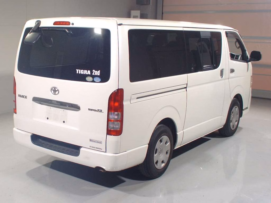 TOYOTA REGIUS ACE