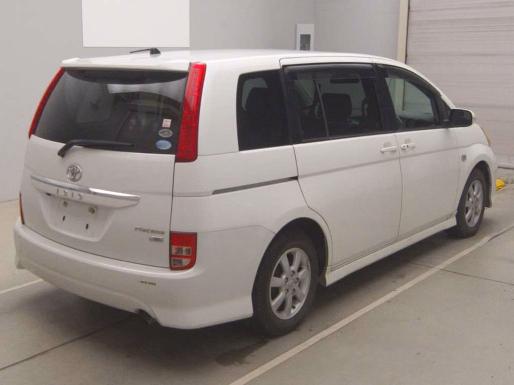 TOYOTA ISIS
