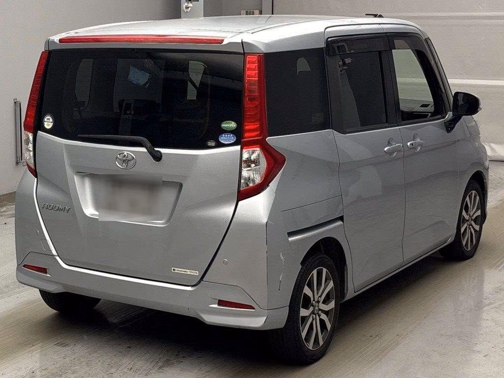 TOYOTA ROOMY