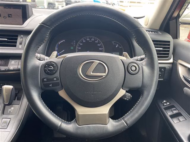 Lexus CT200h
