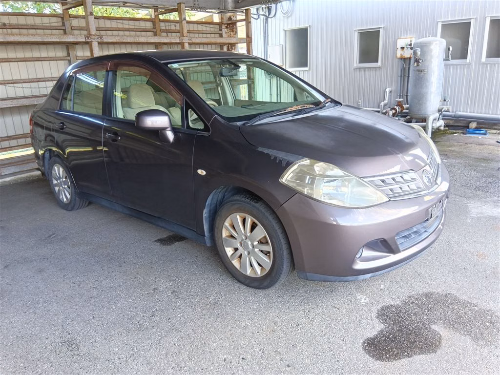 NISSAN TIIDA LATIO