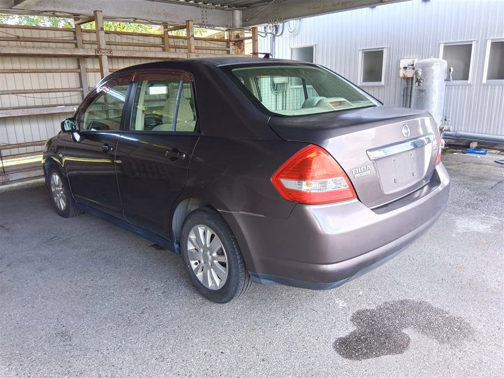 NISSAN TIIDA LATIO