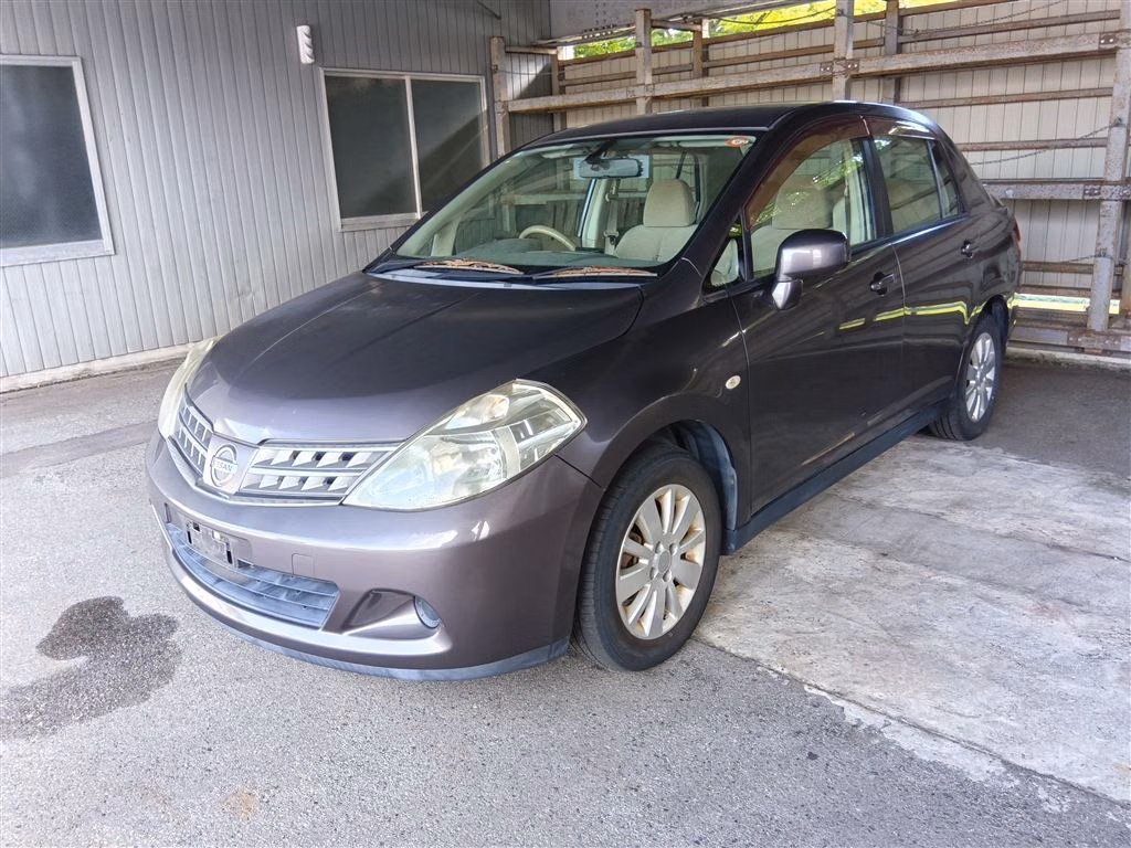 NISSAN TIIDA LATIO