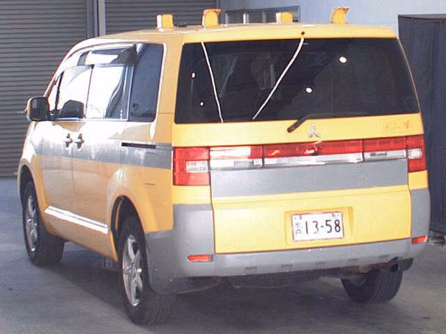 Mitsubishi Delica D:5
