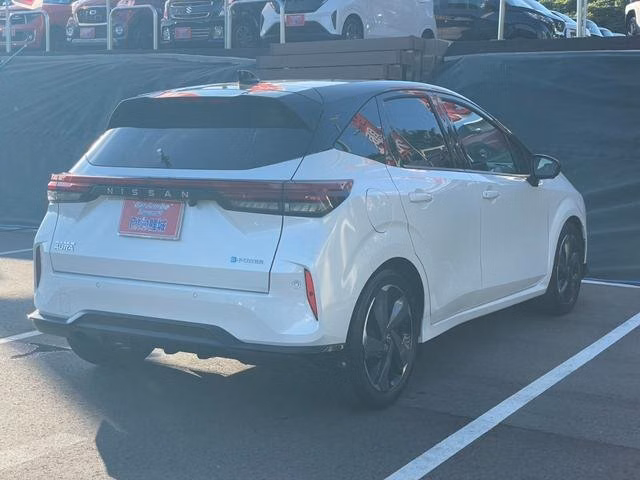 Nissan Aura
