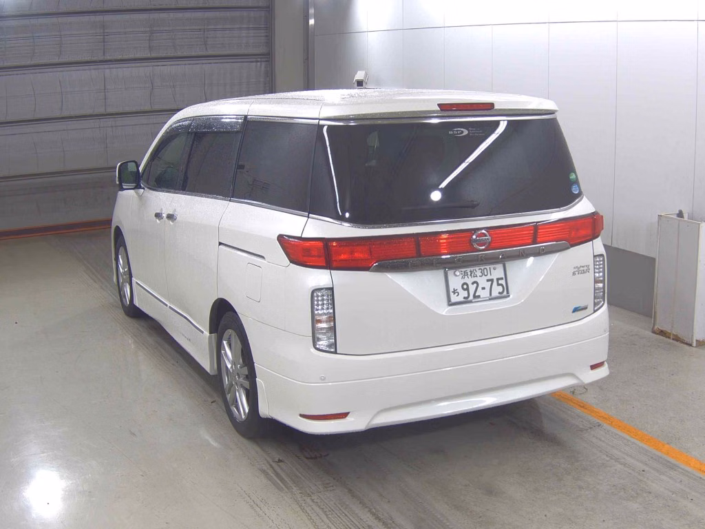 NISSAN ELGRAND
