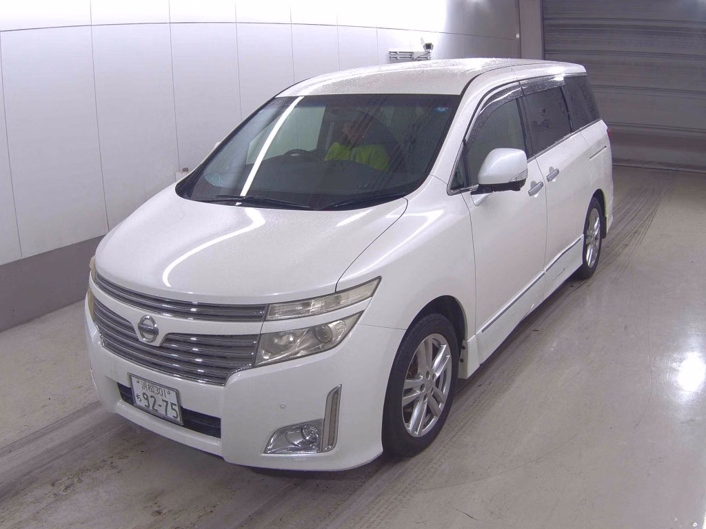 NISSAN ELGRAND