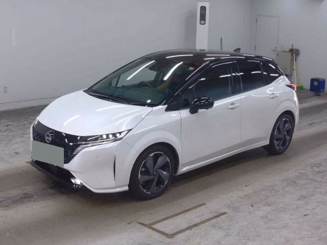 Nissan Aura