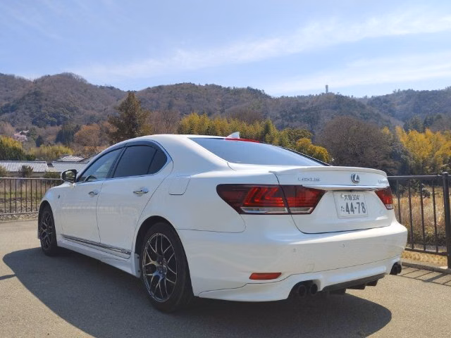 Lexus LS600h