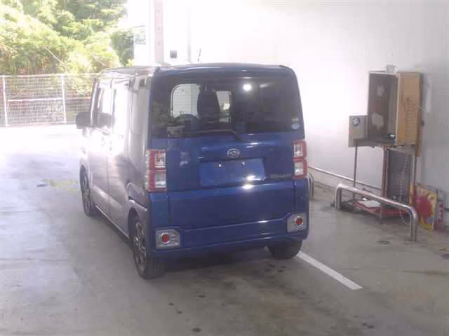 DAIHATSU WAKE