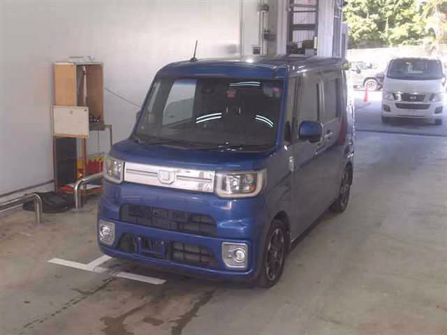 DAIHATSU WAKE