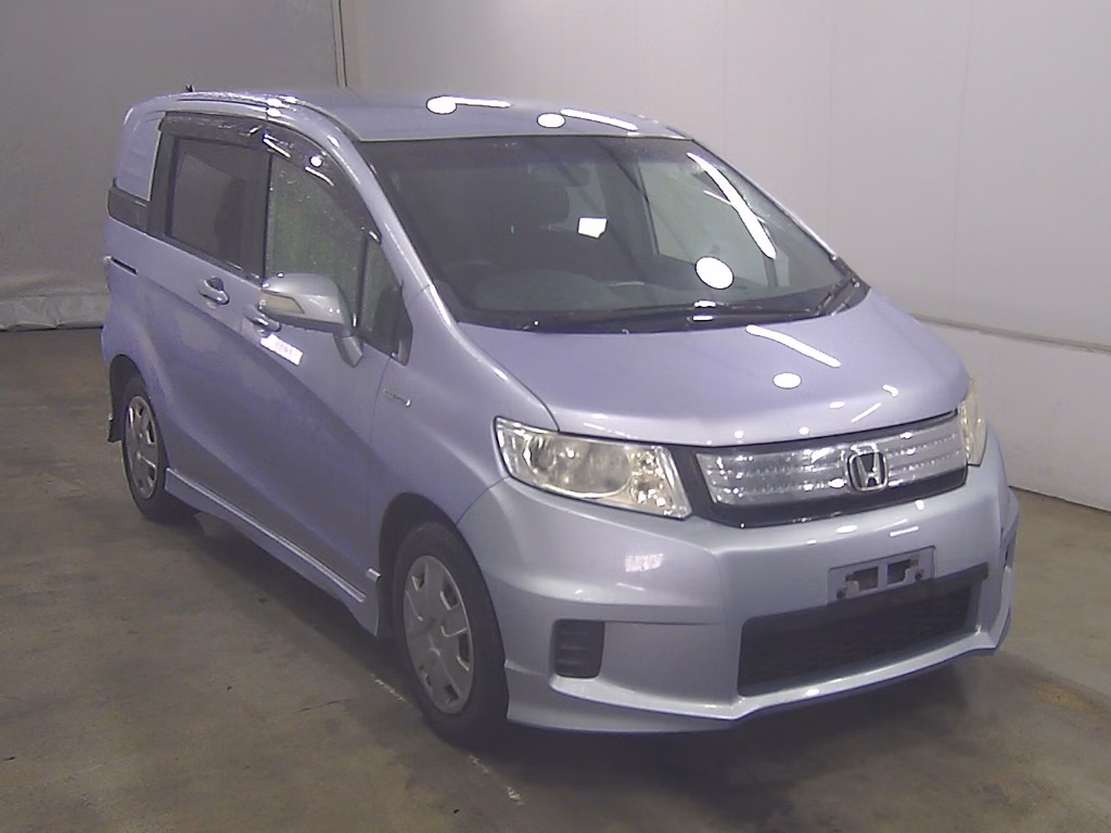 HONDA FREED SPIKE