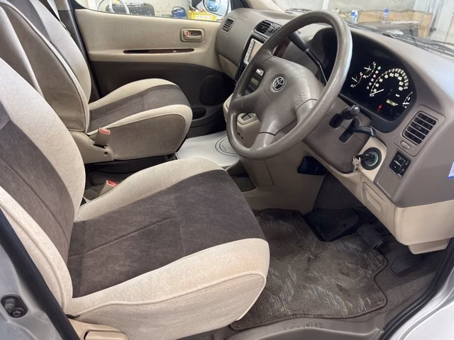 TOYOTA GRANVIA