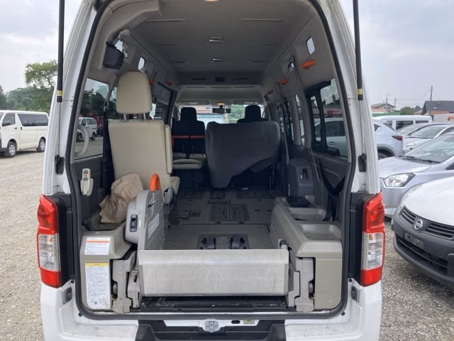 NISSAN NV350 CARAVAN