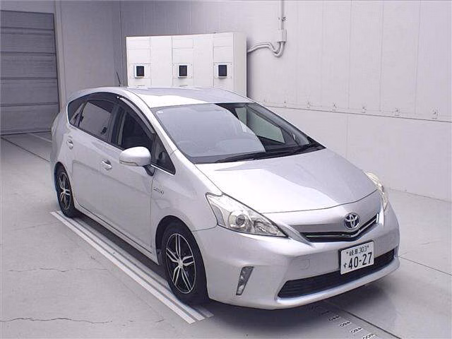 TOYOTA PRIUS ALPHA