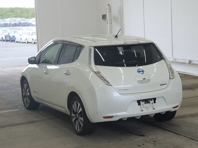 NISSAN LEAF