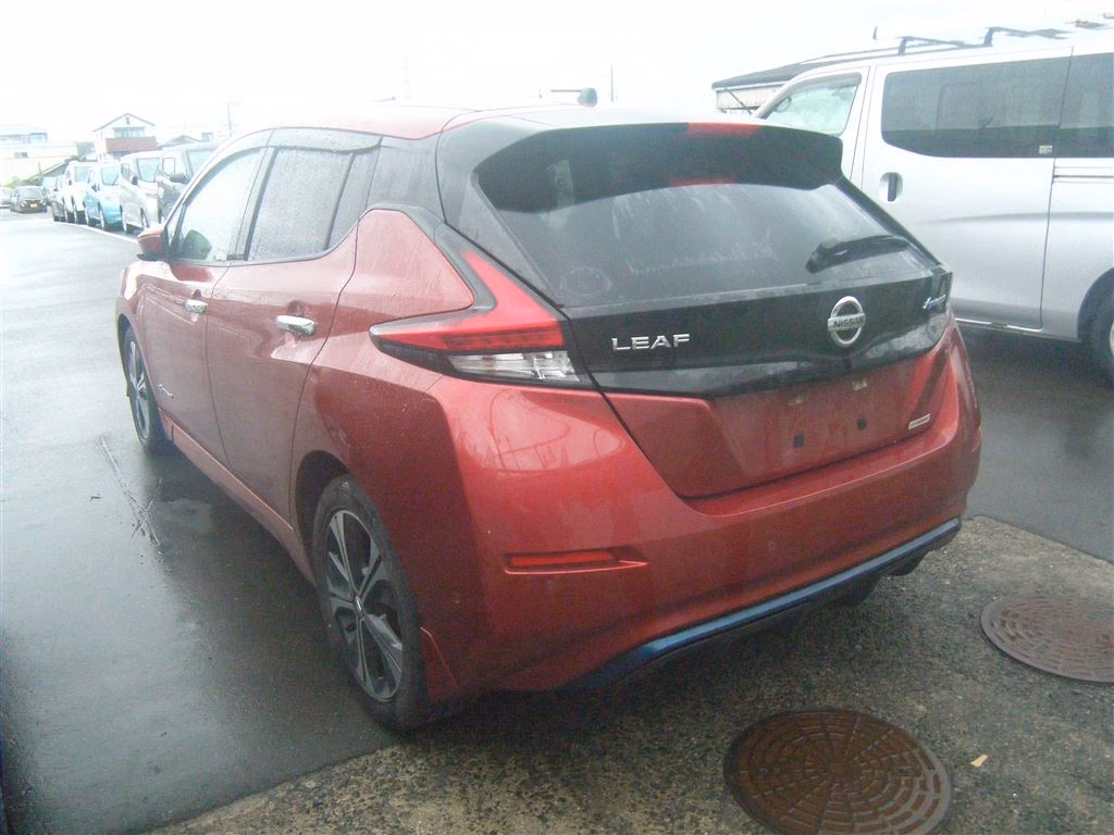 NISSAN LEAF