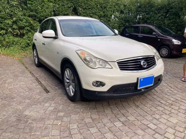 Nissan Skyline Crossover