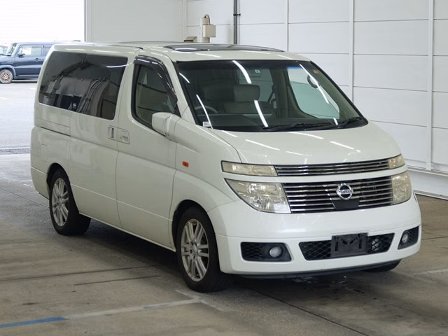 NISSAN ELGRAND