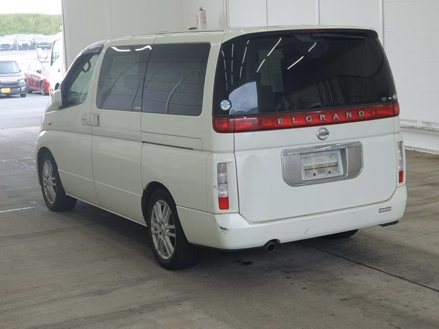 NISSAN ELGRAND