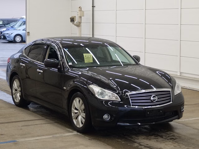 NISSAN FUGA