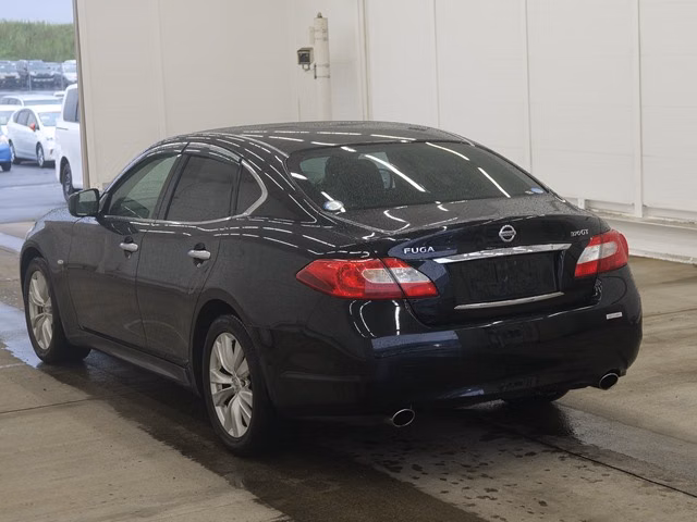 NISSAN FUGA