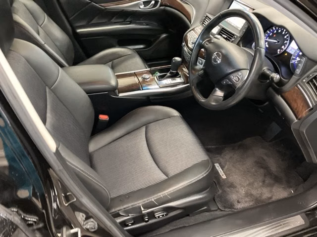 NISSAN FUGA