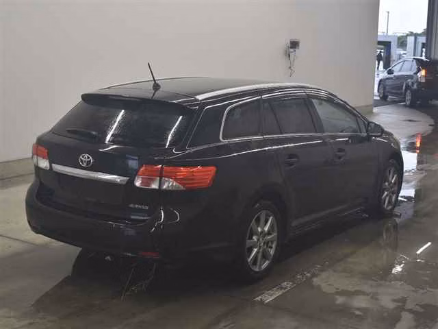 TOYOTA AVENSIS