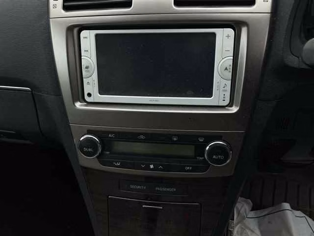 TOYOTA AVENSIS