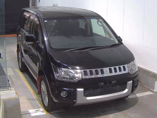 Mitsubishi Delica D:5