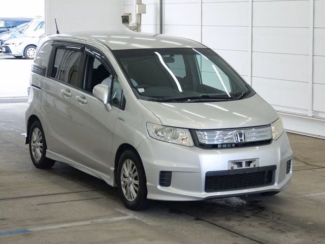 HONDA FREED SPIKE
