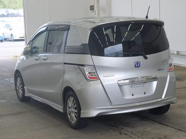 HONDA FREED SPIKE