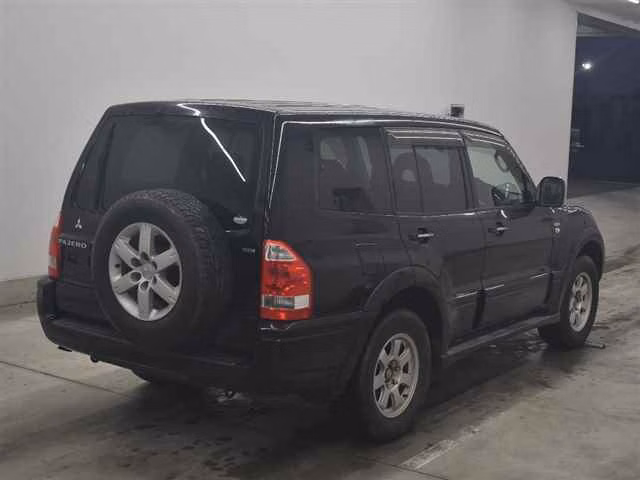 MITSUBISHI PAJERO