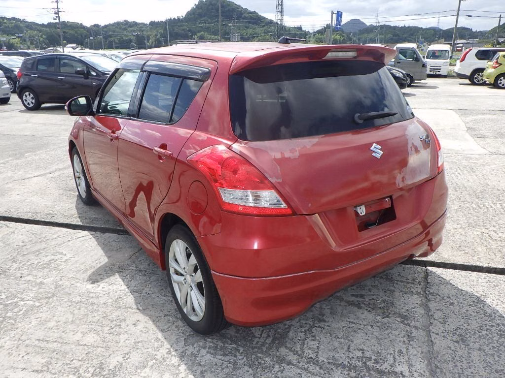 SUZUKI SWIFT