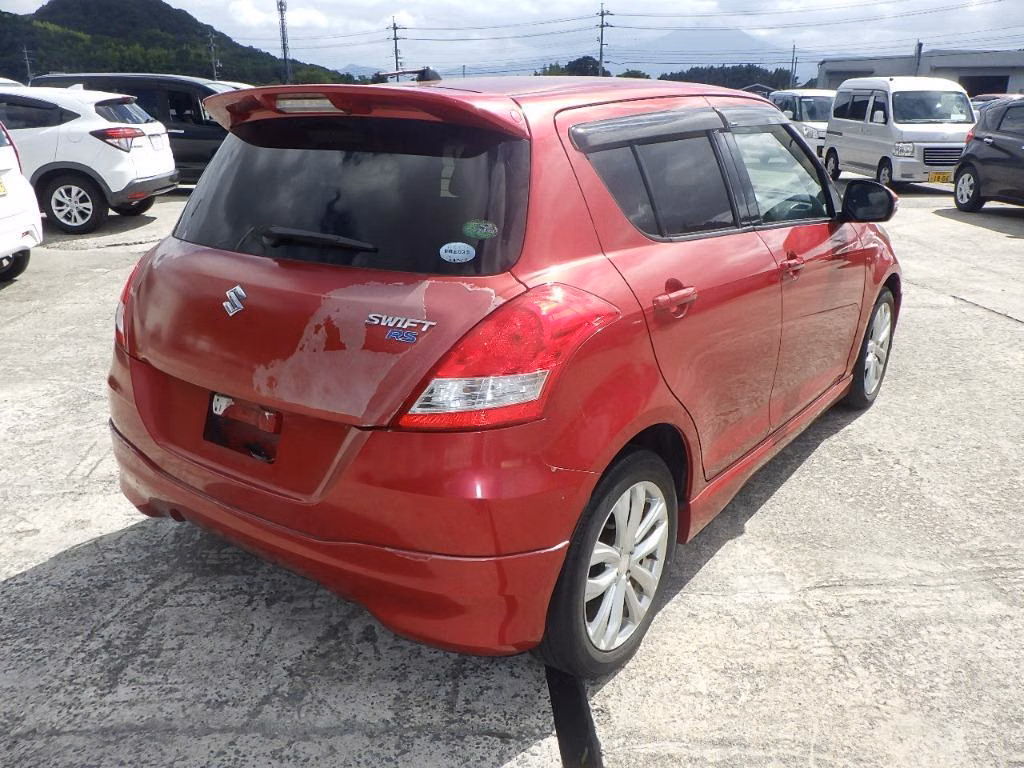 SUZUKI SWIFT