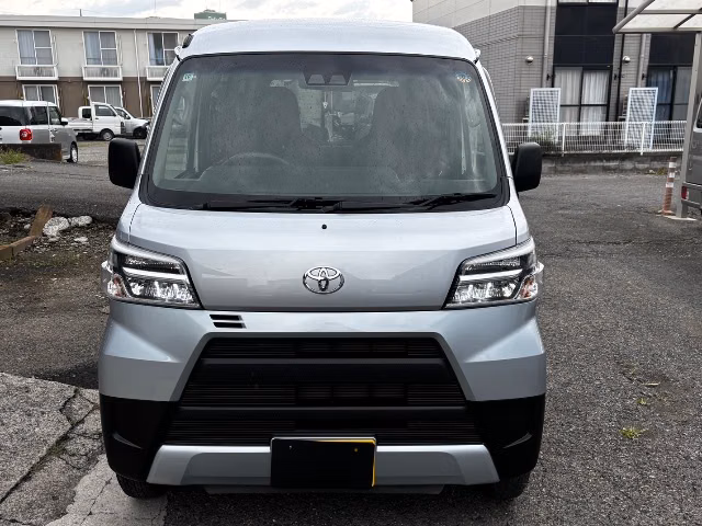 TOYOTA PIXIS VAN