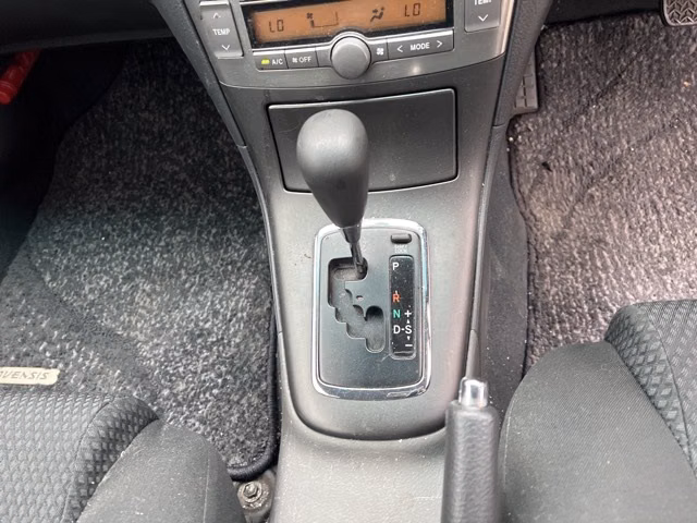 TOYOTA AVENSIS