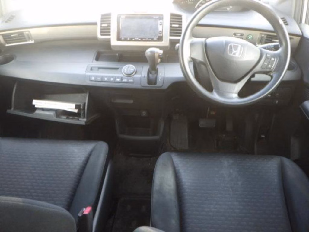 HONDA FREED SPIKE