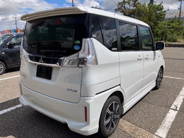 Mitsubishi Delica D:2