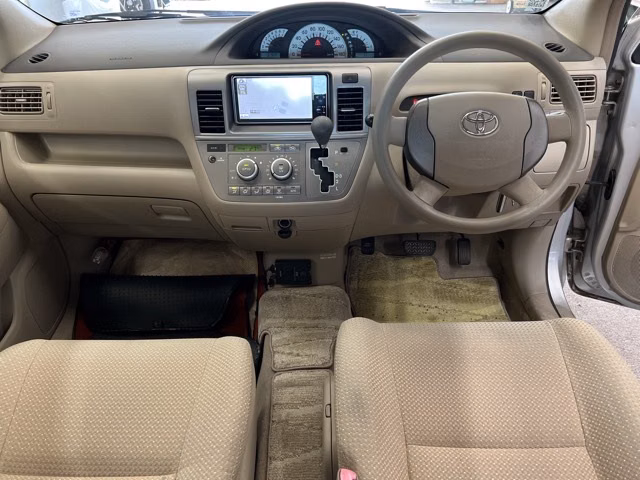 TOYOTA RAUM
