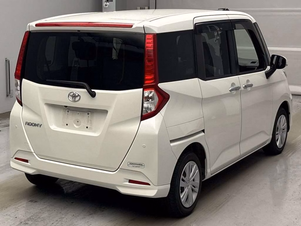 TOYOTA ROOMY
